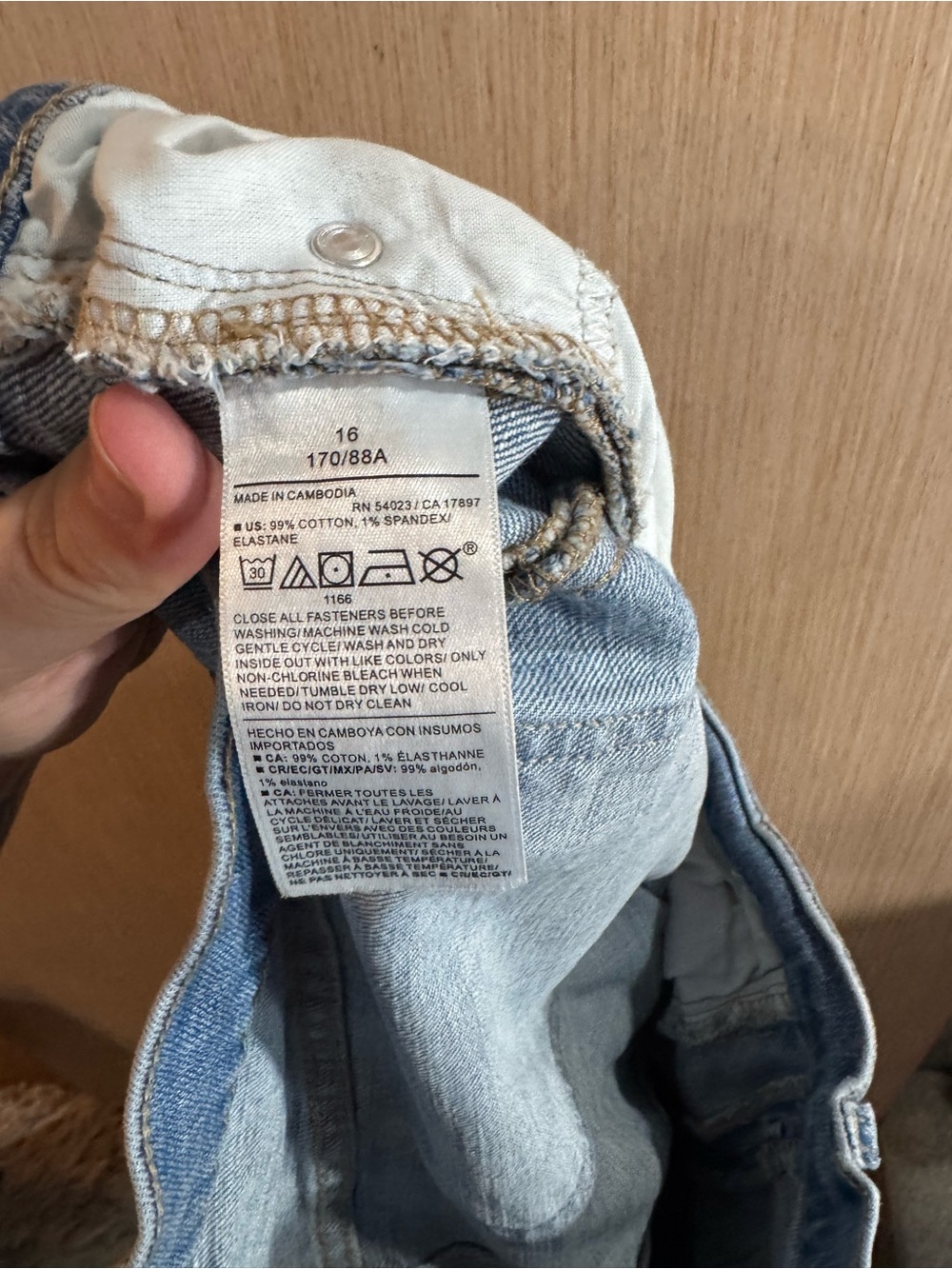 Women’s Old Navy High Rise Light Wash Barrel Leg Jeans Size 16 - Picture 4 of 4